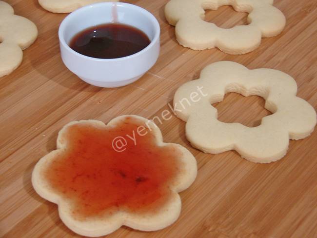 Linzer Kurabiye (Marmelatlı Kurabiye) - Yapılışı (12/16) 